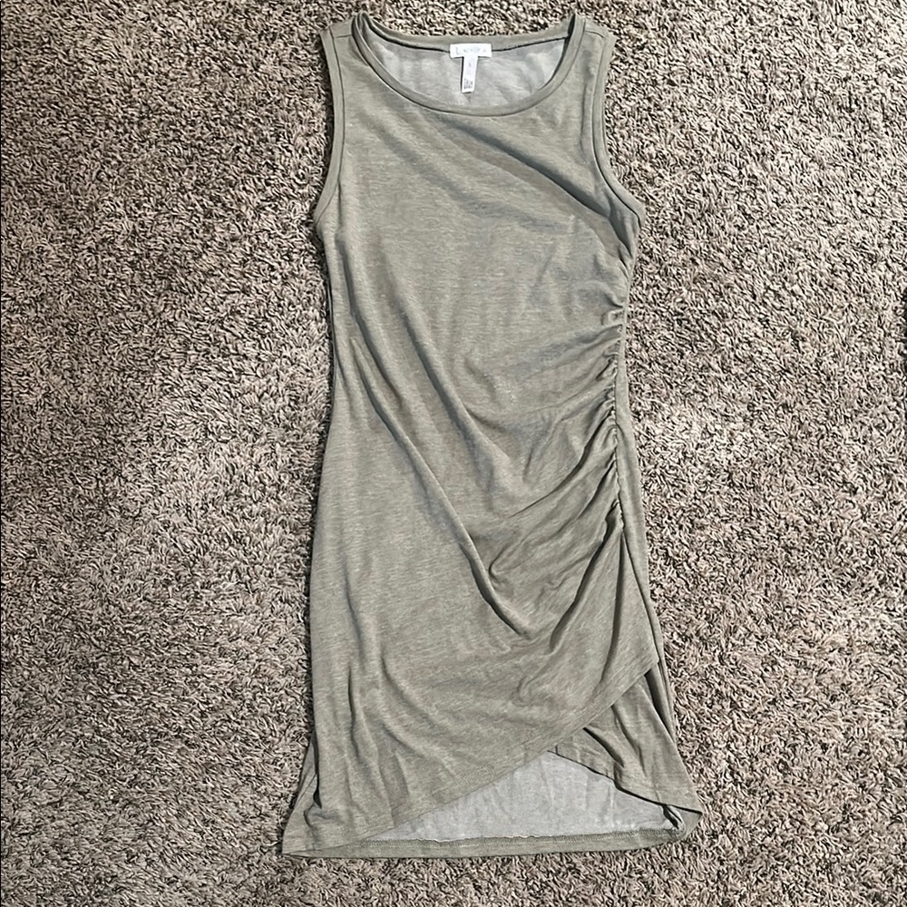 Leith Sleeveless Ruched Dress in Olive